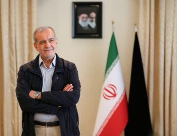   İran prezidenti media nümayəndələri ilə görüşüb